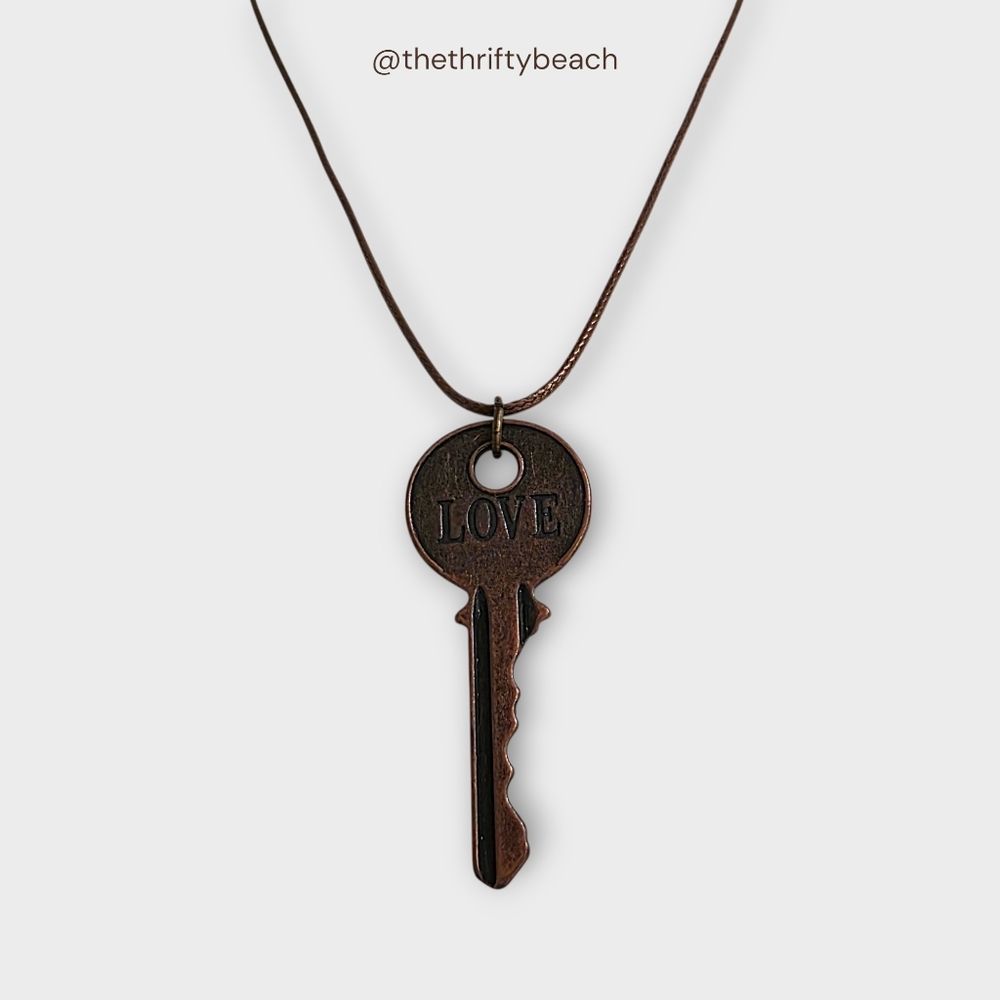 Brown Key Pendant Necklace